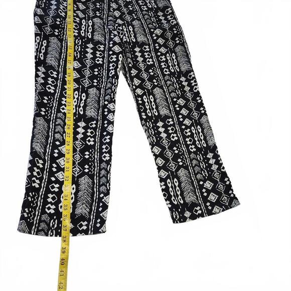 North Style Women's Black and White Patterned Rayon Pants Size L - Picture 3 of 6